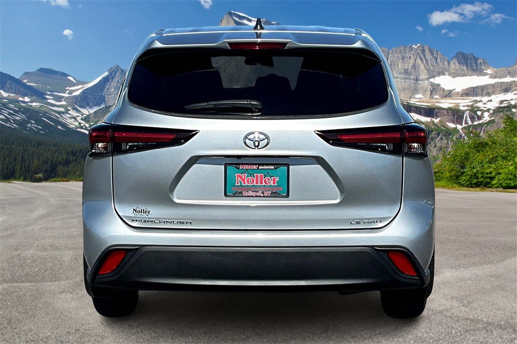 2024 Toyota Highlander LE photo 4