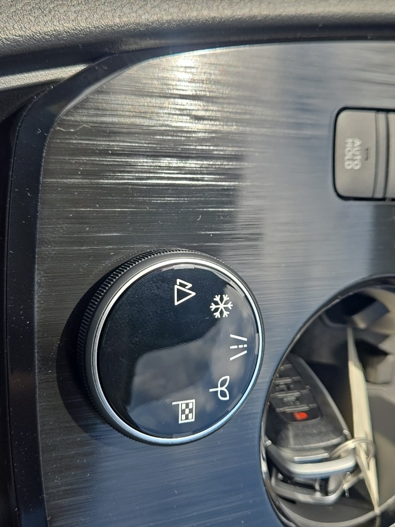 2026 Nissan Rogue SV photo 22