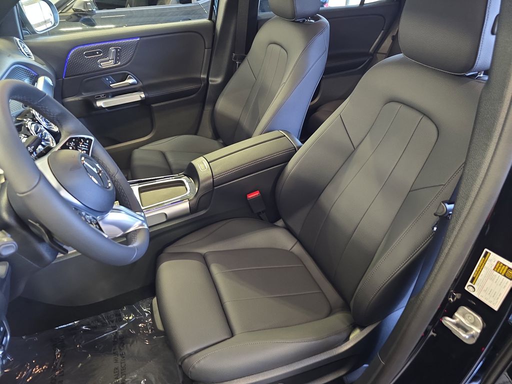 2025 Mercedes Benz GLB 250 photo 15