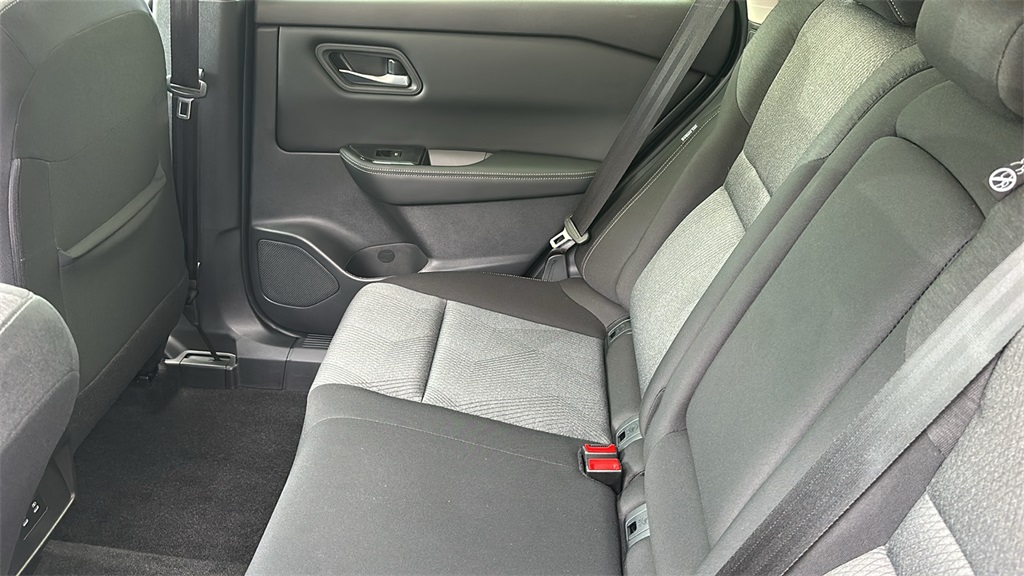 2024 Nissan Rogue SV photo 27