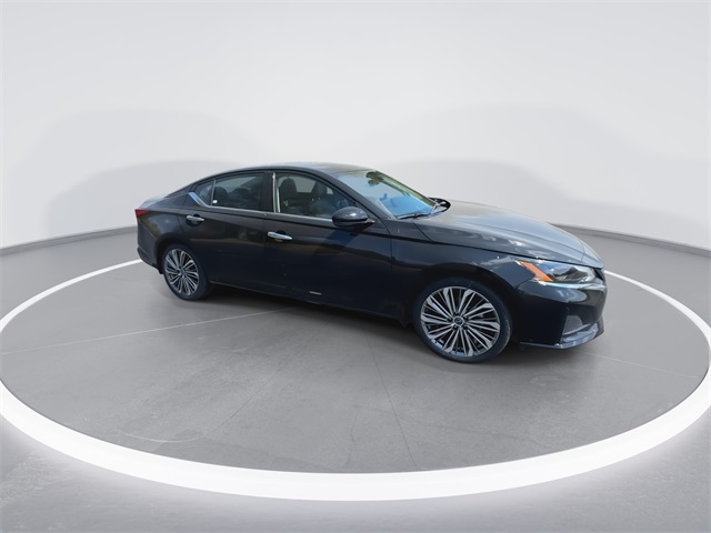 2025 Nissan Altima 2.5 SL photo 2