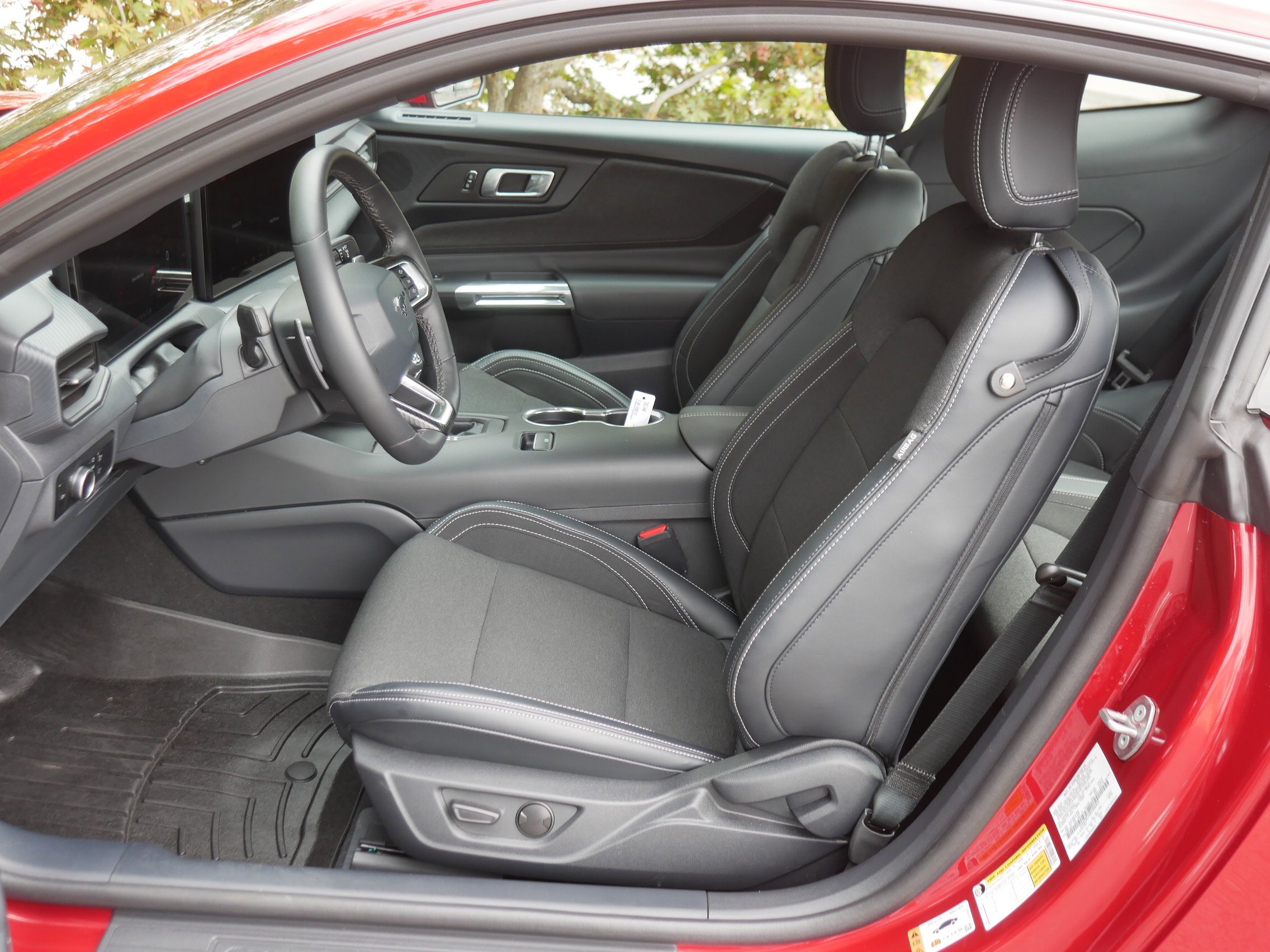 2024 Ford Mustang GT photo 2