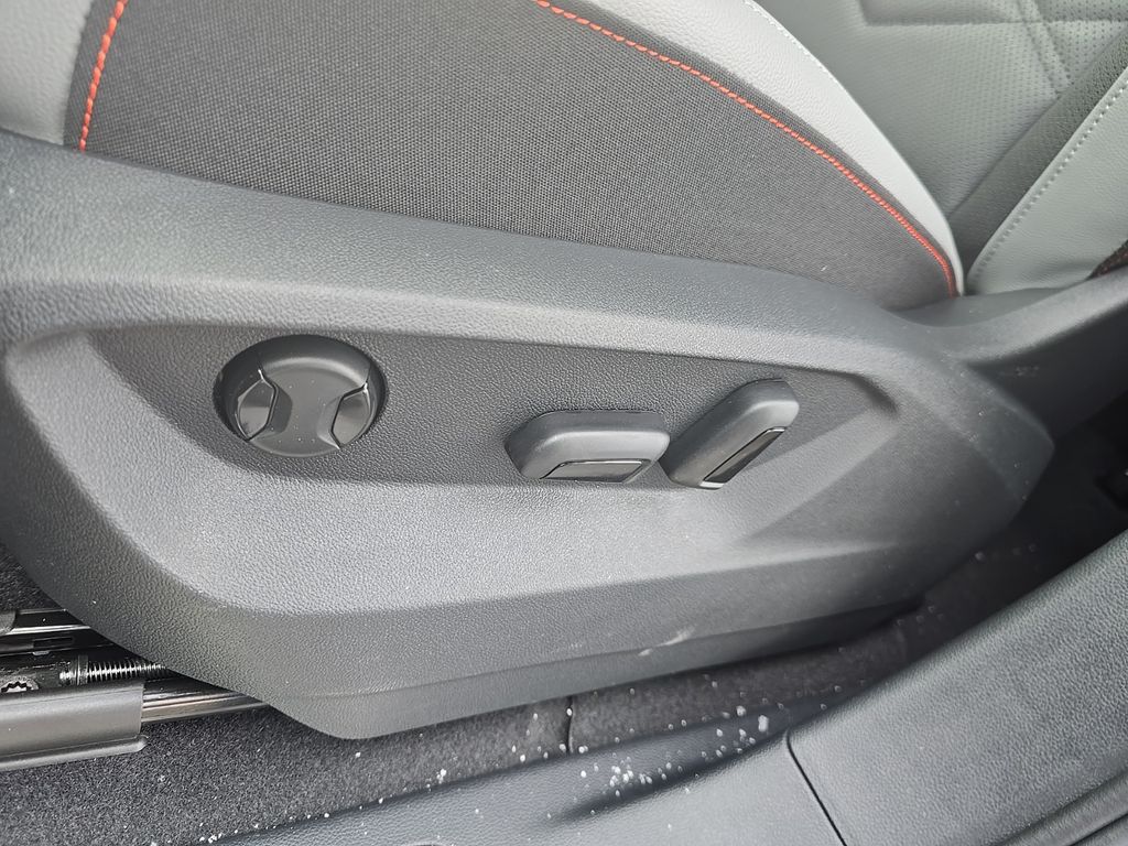 2025 Volkswagen Atlas Peak Edition SE photo 4