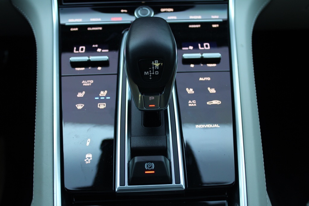 2023 Porsche Panamera E-Hybrid photo 23