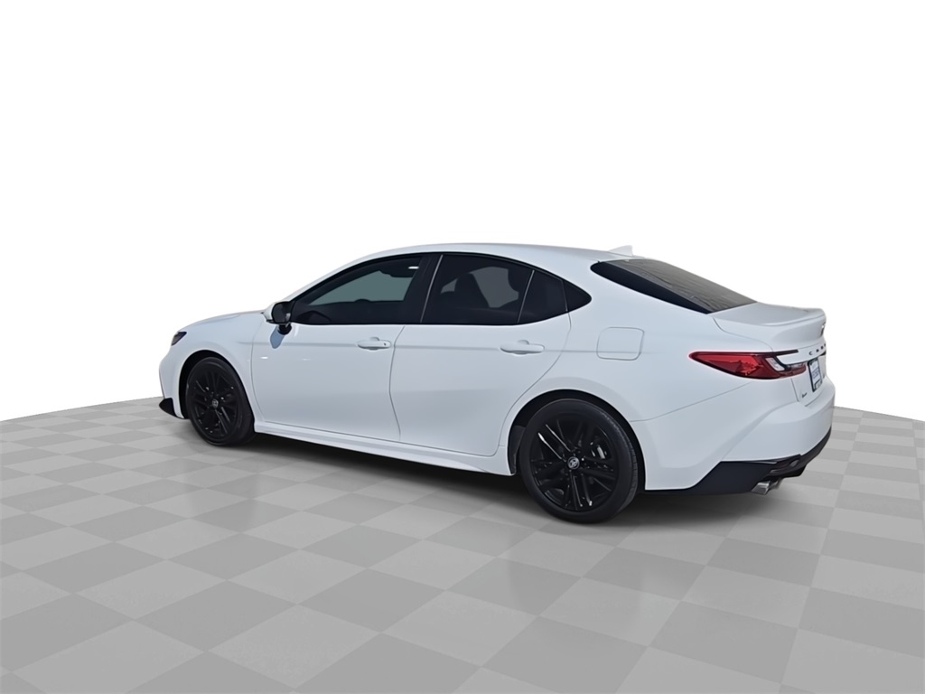 2025 Toyota Camry SE photo 6