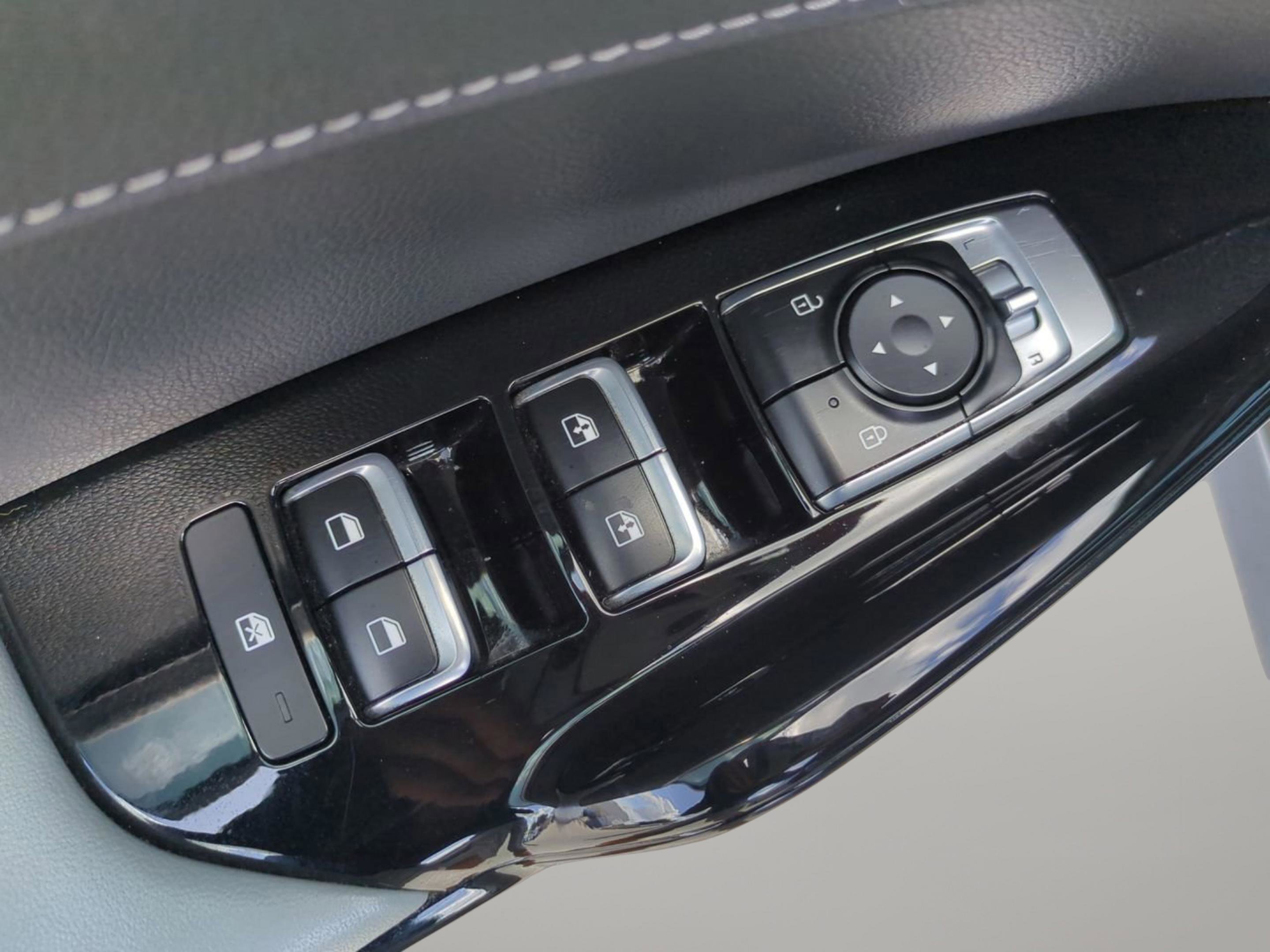 2021 Kia K5 EX photo 24
