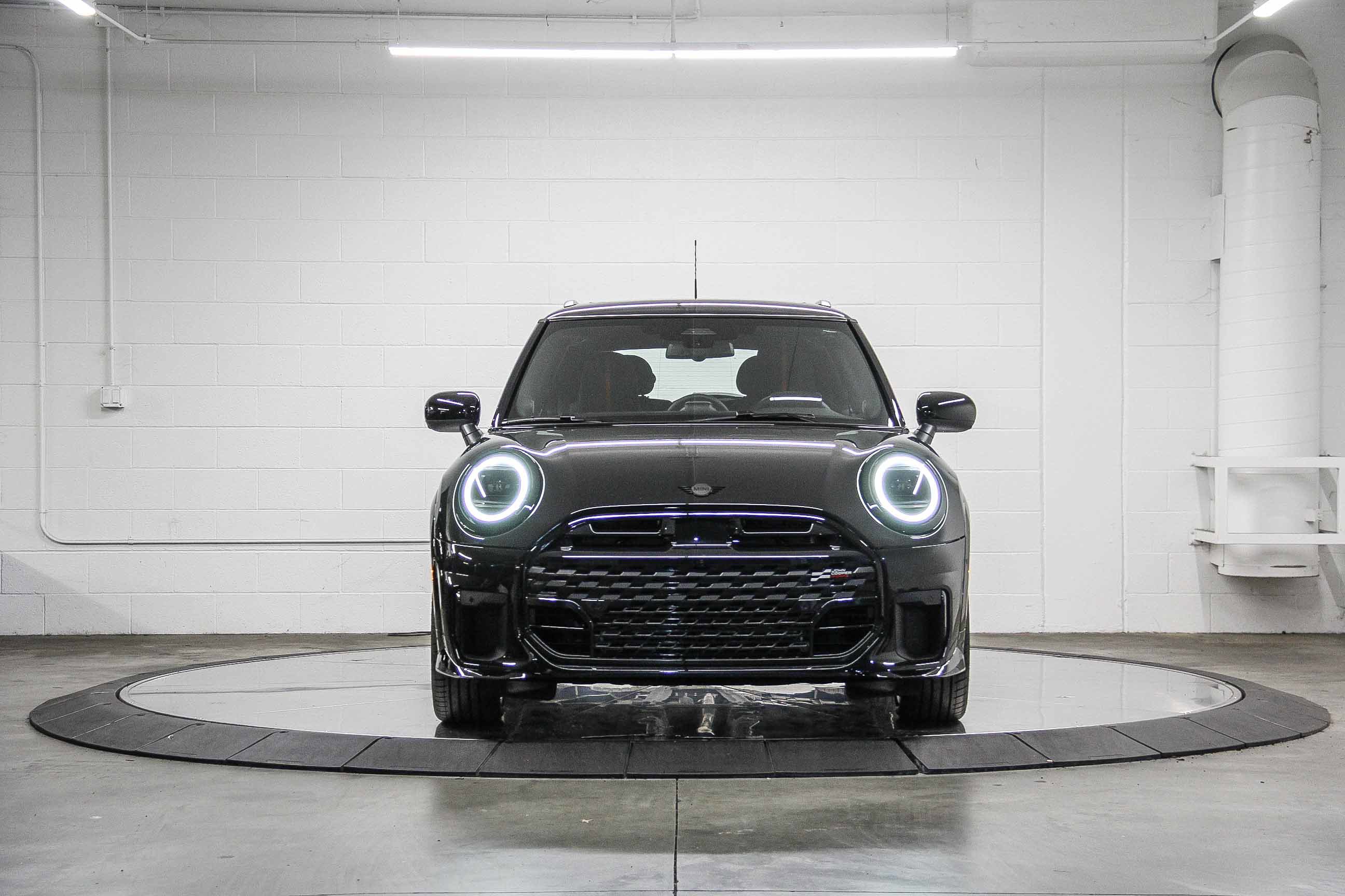 2026 Mini Cooper Hardtop S 2 Door Iconic photo 2