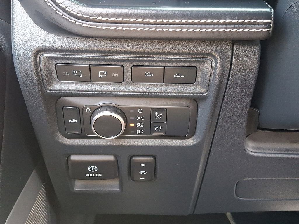 2022 Ford F-150 Lightning Platinum photo 24
