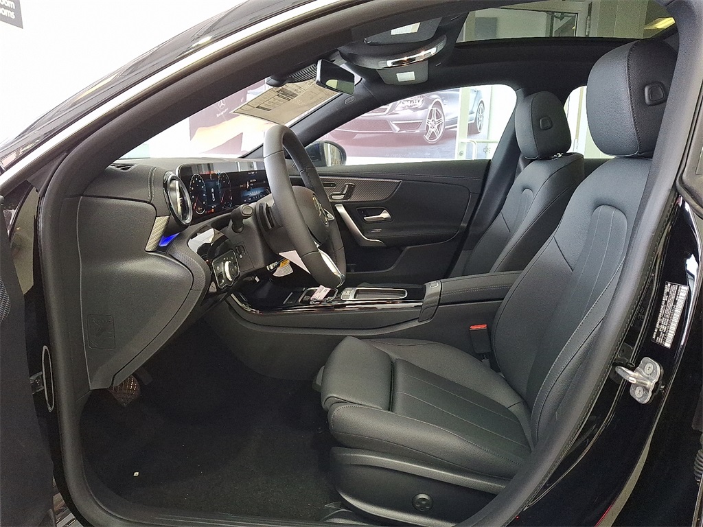 2025 Mercedes Benz CLA 250 4MATIC photo 9