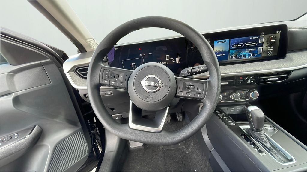 2025 Nissan Kicks SV photo 10