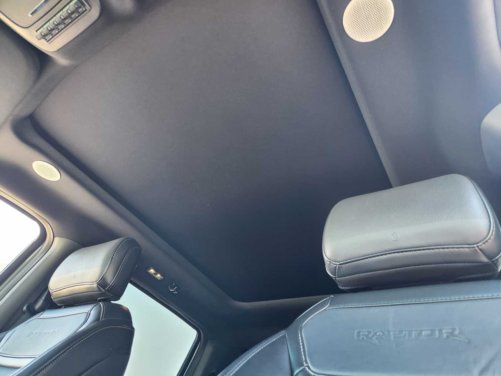 2023 Ford F-150 Raptor photo 24