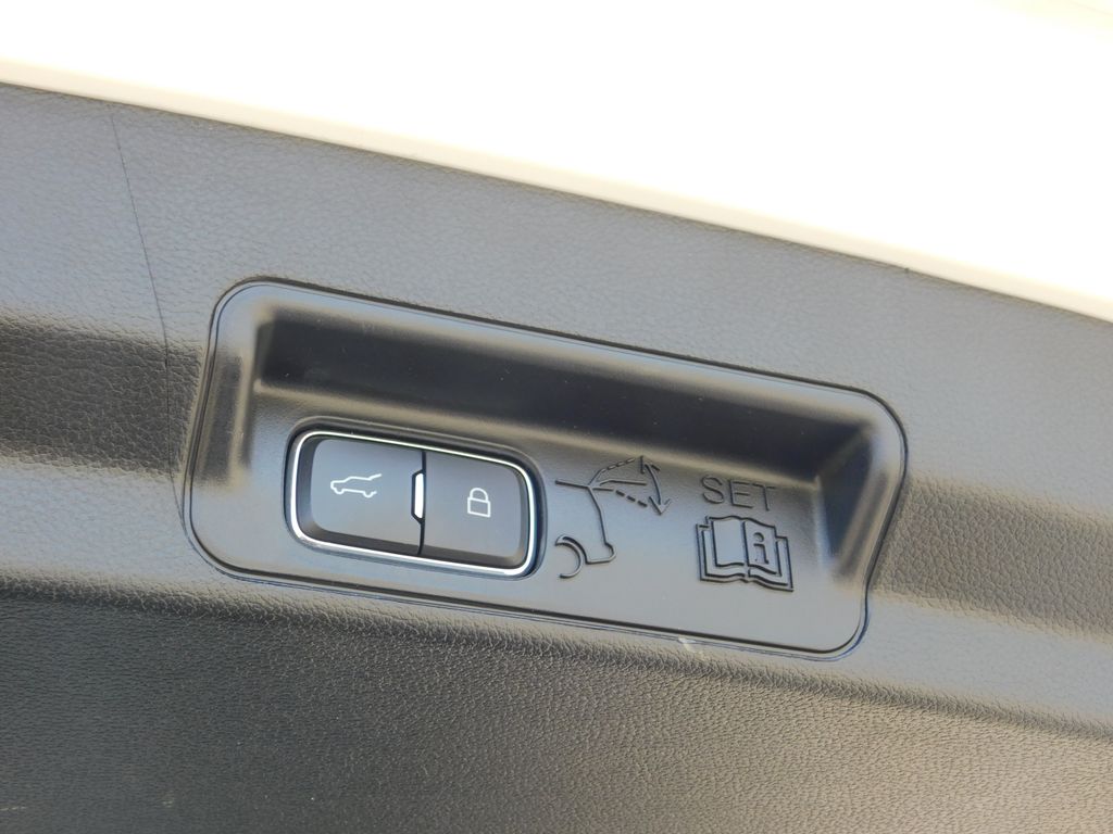 2021 Ford Explorer ST photo 27