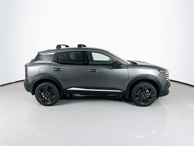 2026 Nissan Kicks SR photo 7