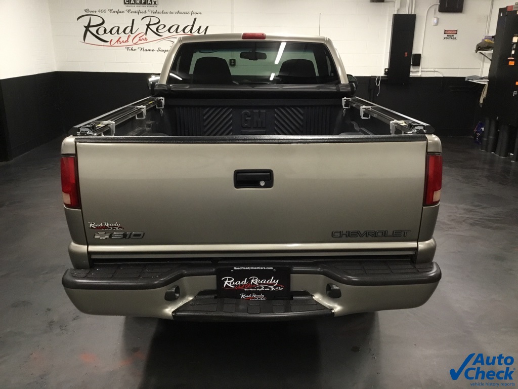 2000 Chevrolet S-10 Pickup photo 9