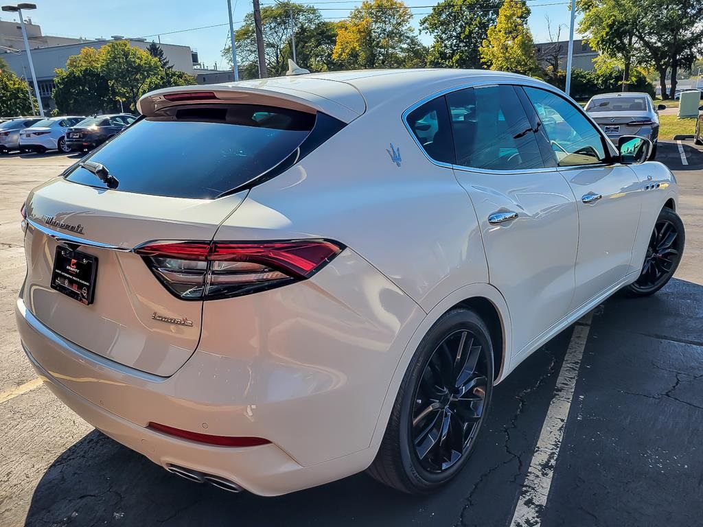 2022 Maserati Levante GT photo 7