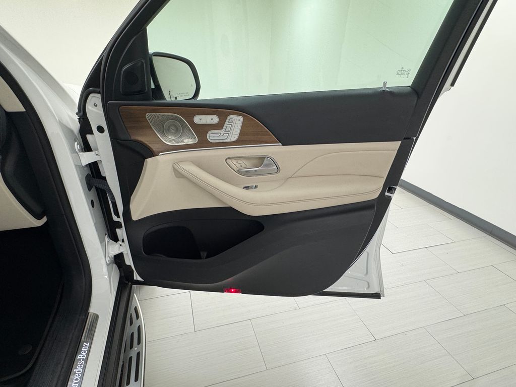 2022 Mercedes Benz GLS 450 4MATIC photo 14