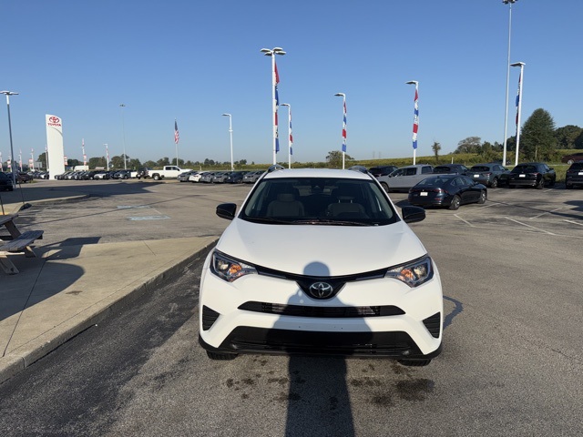 2018 Toyota RAV4 LE photo 2