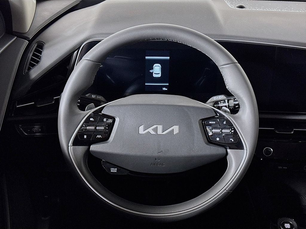 2025 Kia Niro EX Touring photo 12