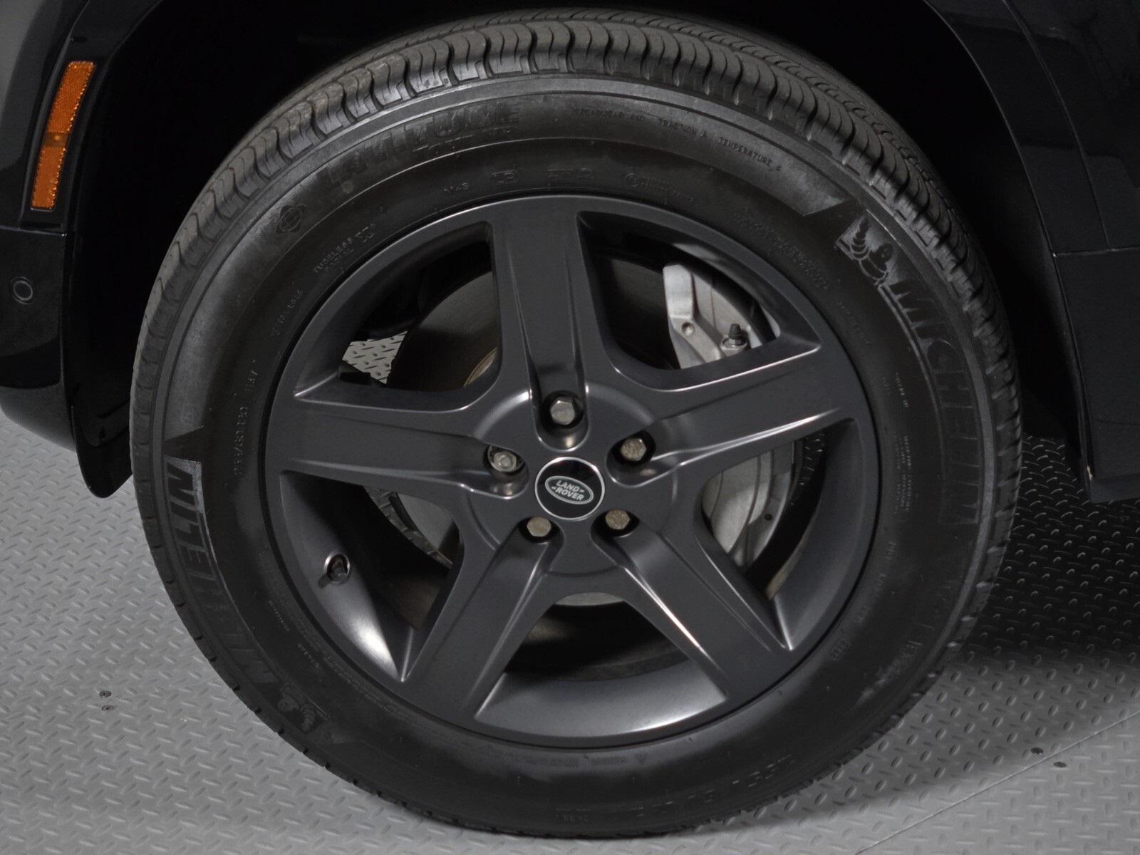 2023 Land Rover Defender 90 X-Dynamic SE photo 6