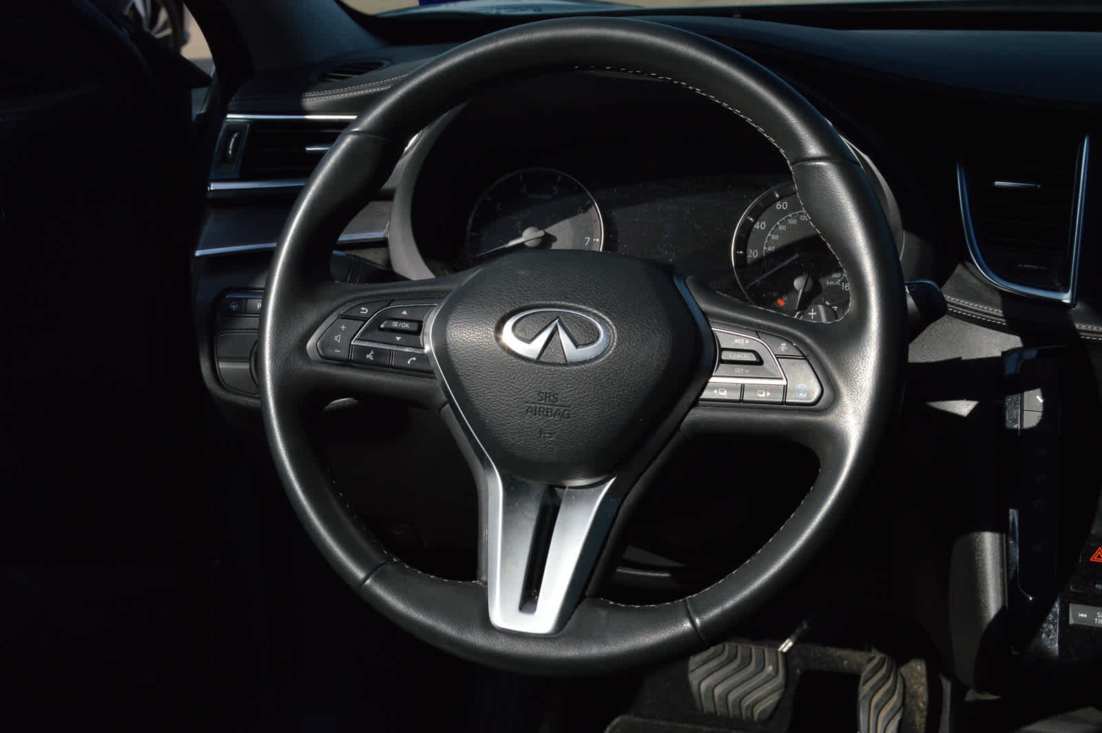 2023 Infiniti QX50 Luxe photo 18