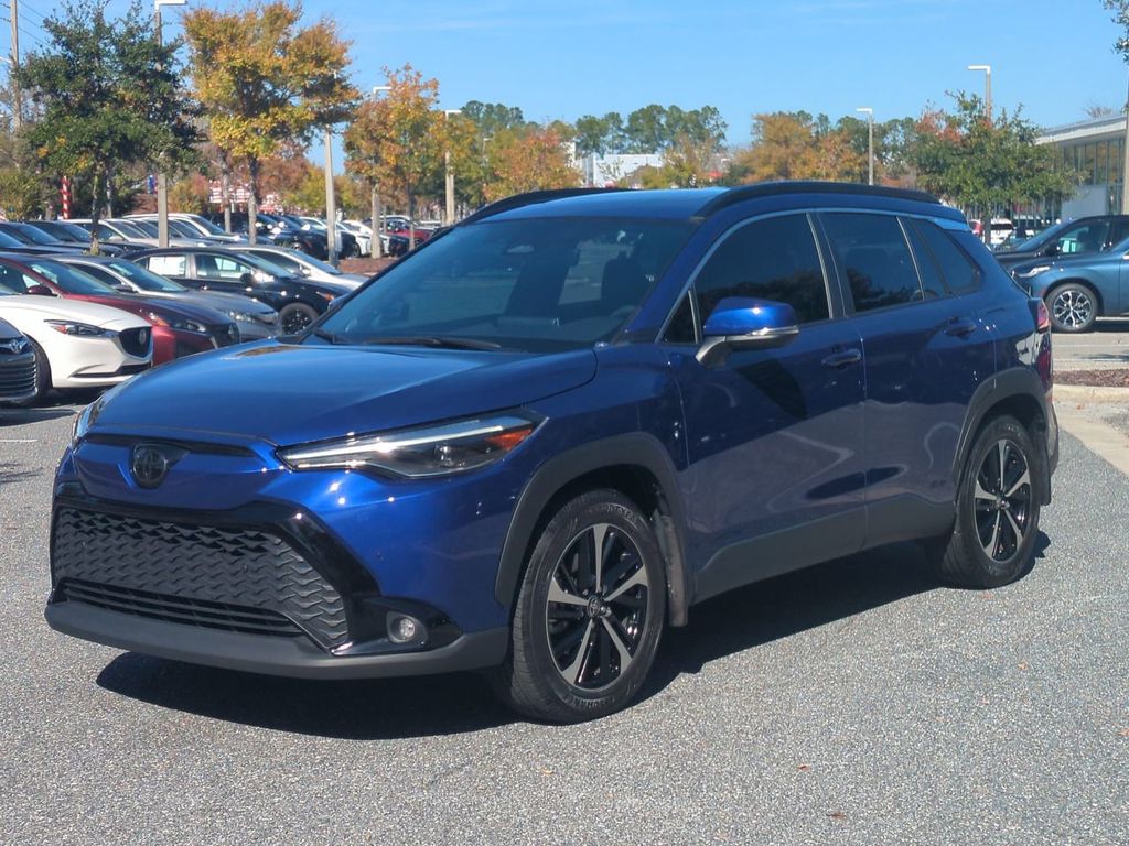 2024 Toyota Corolla Cross XSE's photo