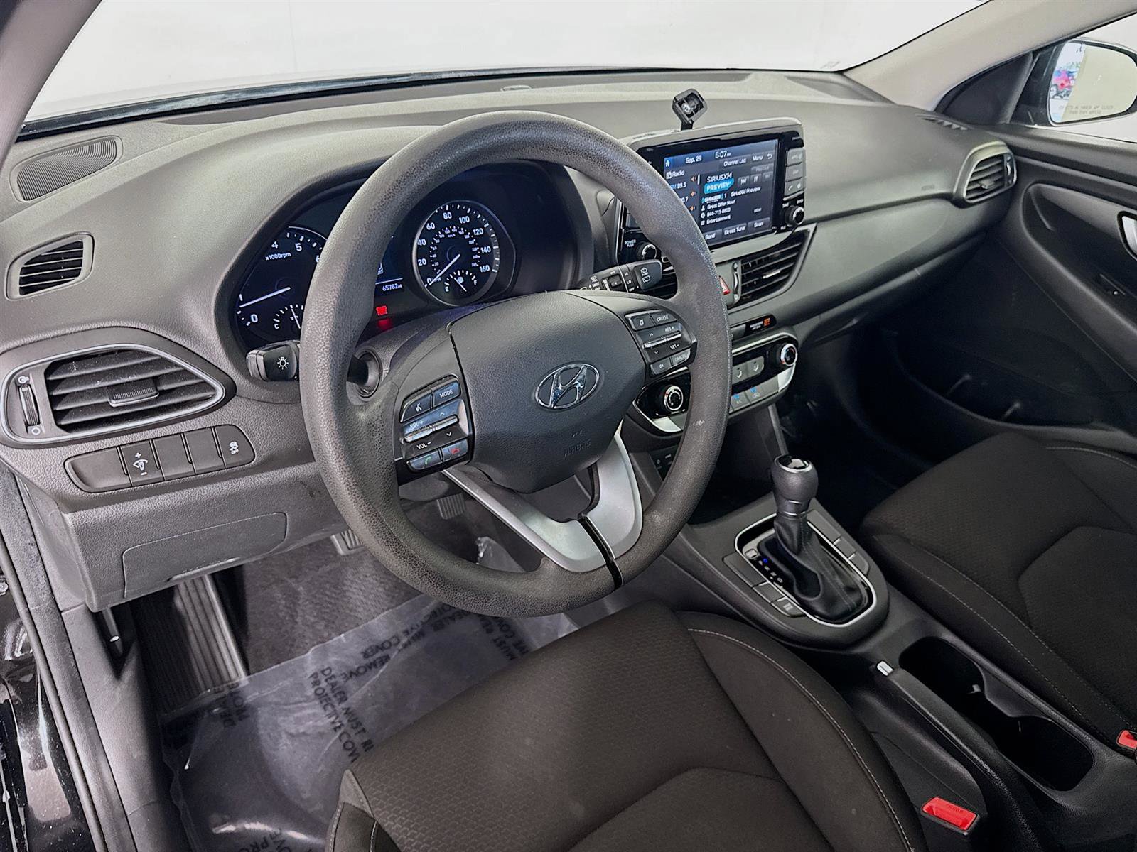 2020 Hyundai Elantra GT Base photo 9