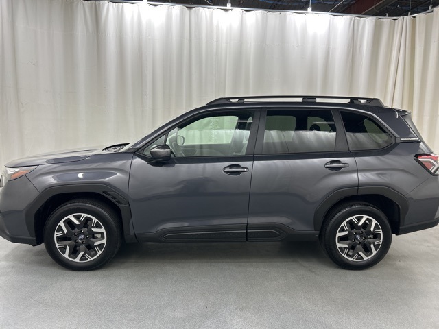 2025 Subaru Forester Premium Base photo 3