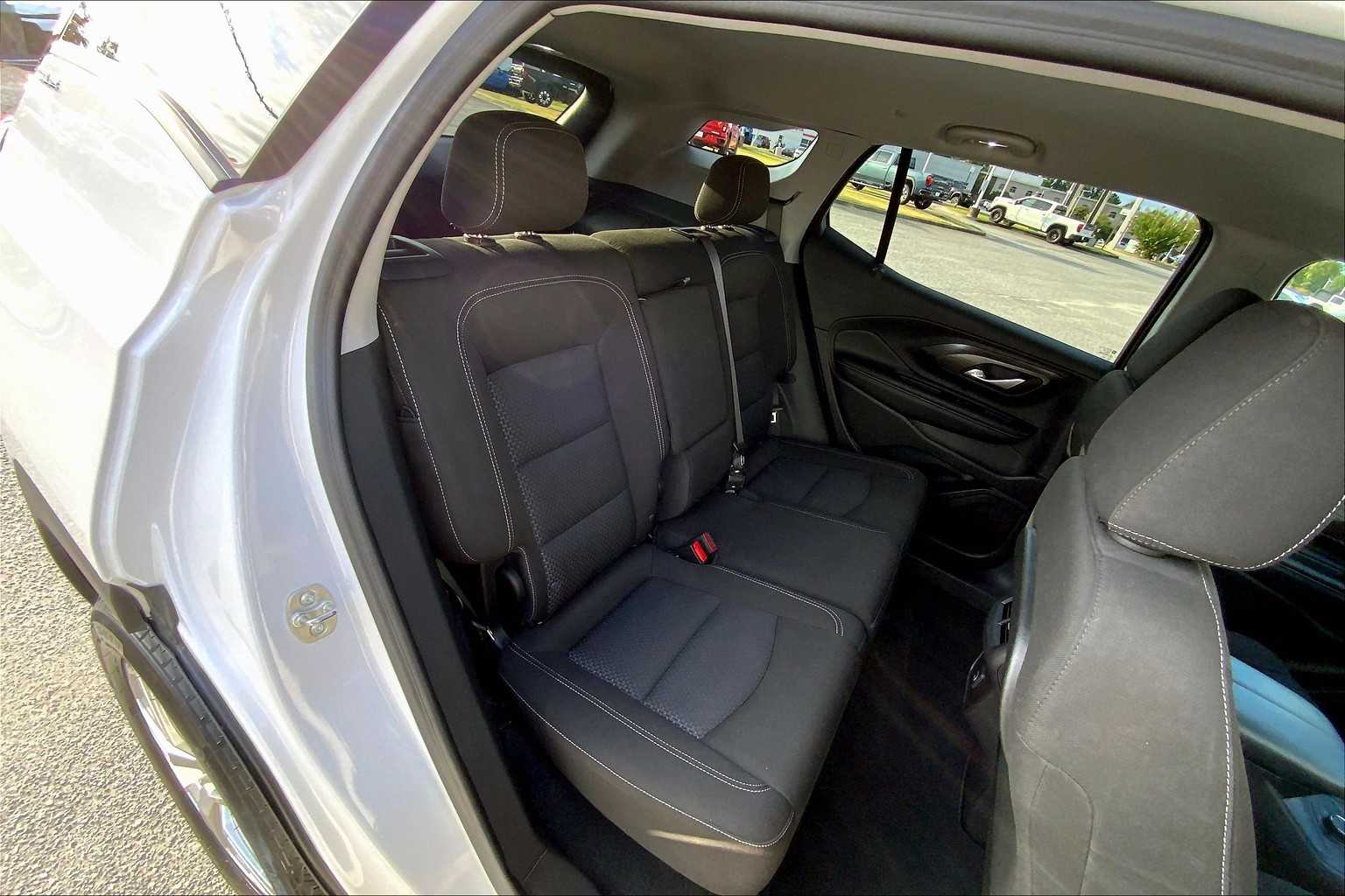 2024 Gmc Terrain SLE photo 16