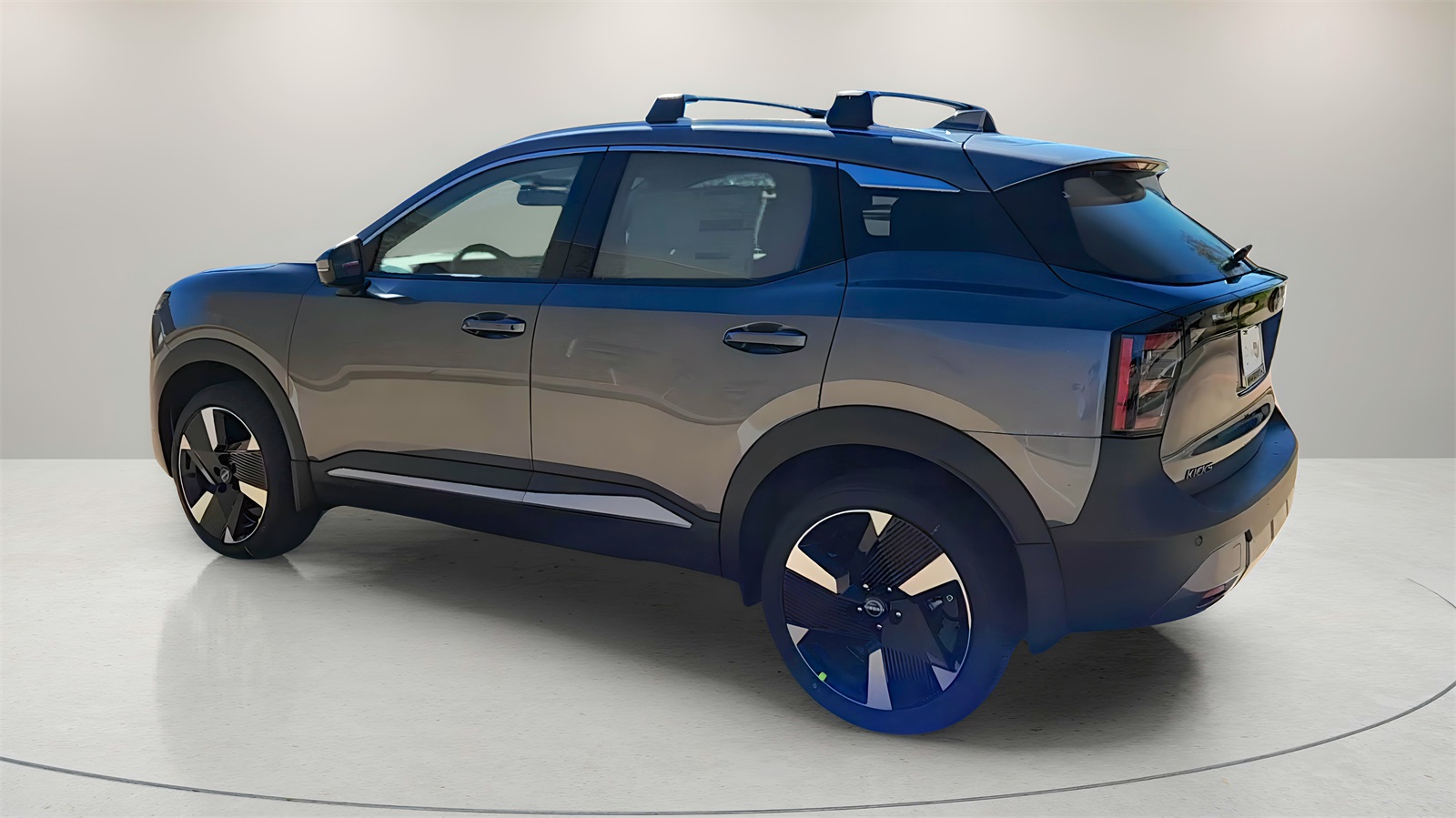 2025 Nissan Kicks SR photo 5