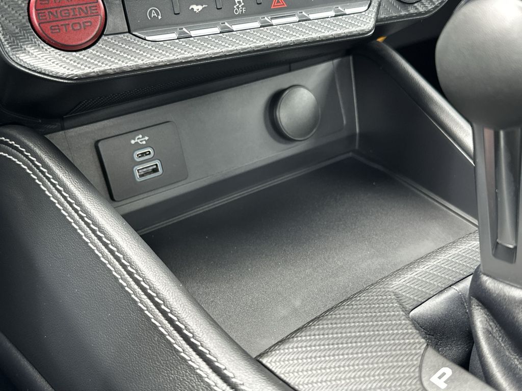 2025 Ford Mustang GT Premium photo 24