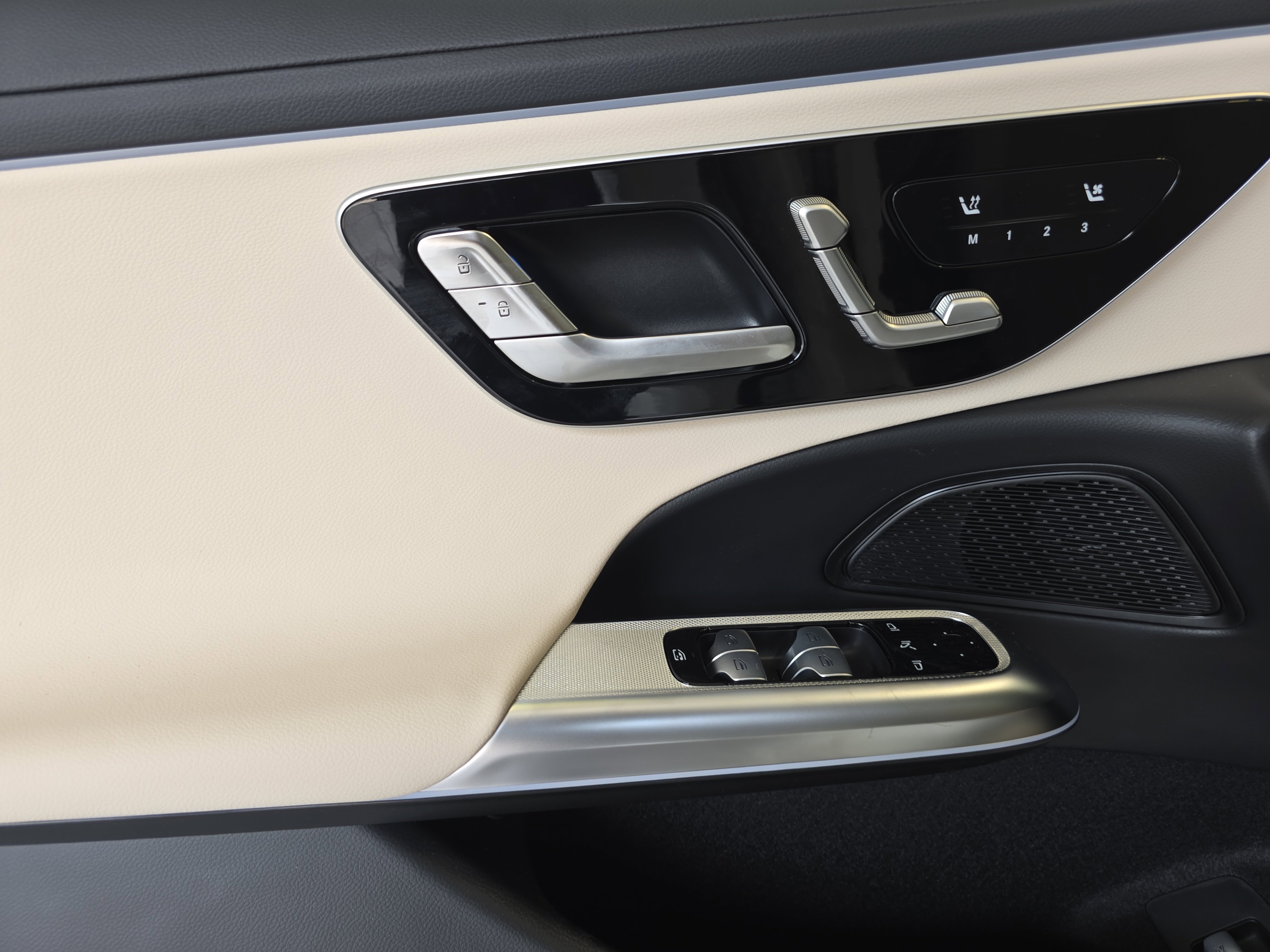 2025 Mercedes Benz E 350 photo 13