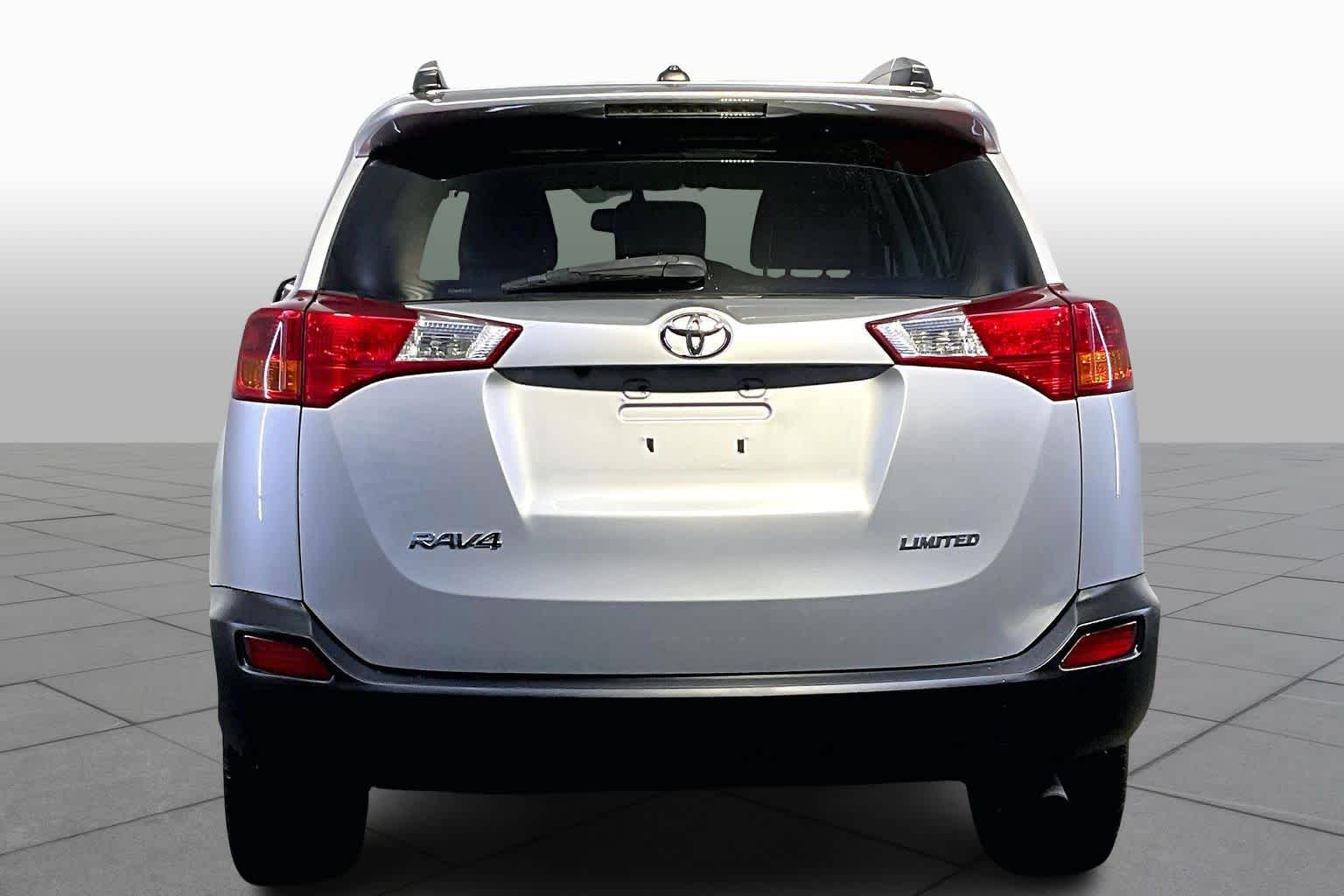 2015 Toyota RAV4 Limited photo 4