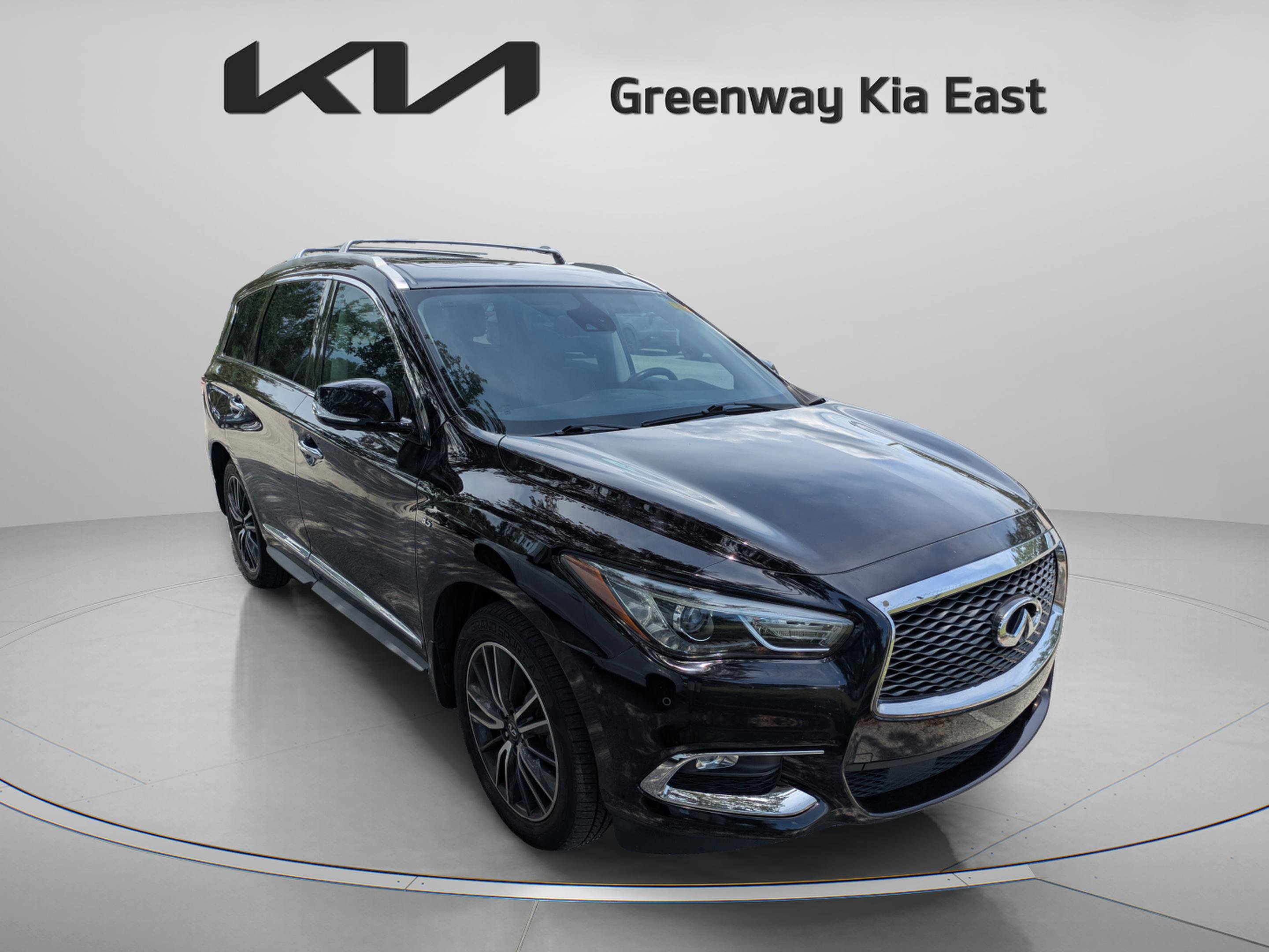 2020 Infiniti QX60 Luxe photo 2
