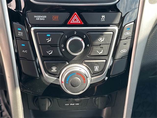 2017 Hyundai Elantra GT Base photo 22
