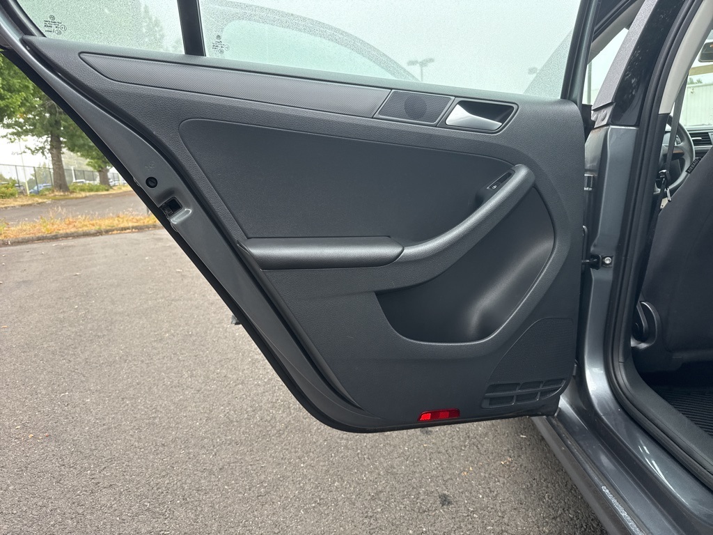 2013 Volkswagen Jetta 2.0 Base photo 14