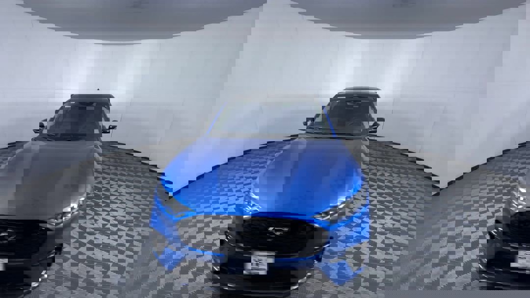 2025 Ford Mustang Mach-E Premium photo 3