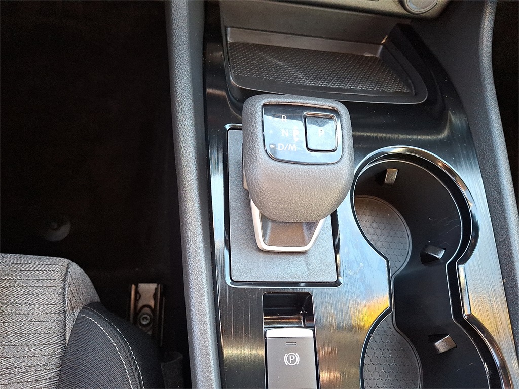 2023 Nissan Rogue SV photo 16