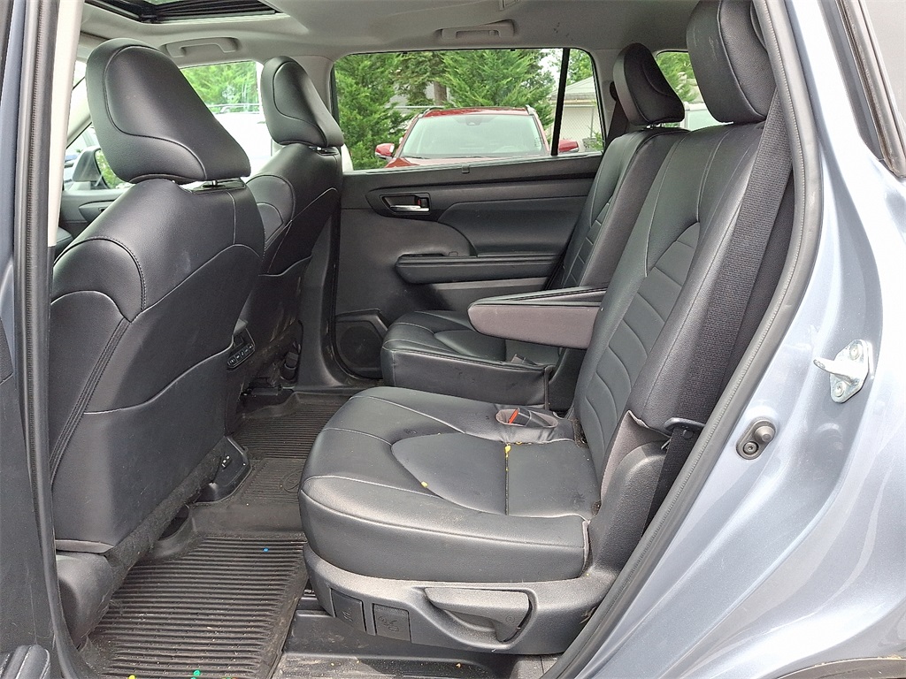 2022 Toyota Highlander XLE photo 10