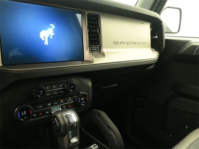 2025 Ford Bronco Outer Banks photo 11
