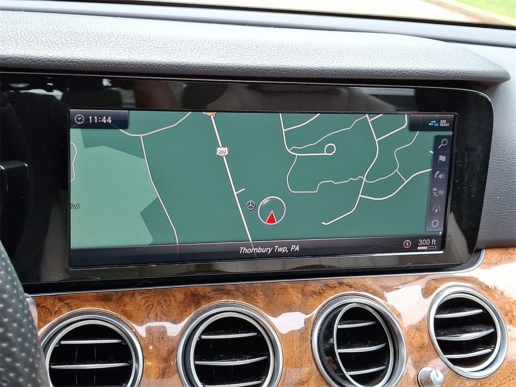 2018 Mercedes Benz E 300 4MATIC Sedan photo 17