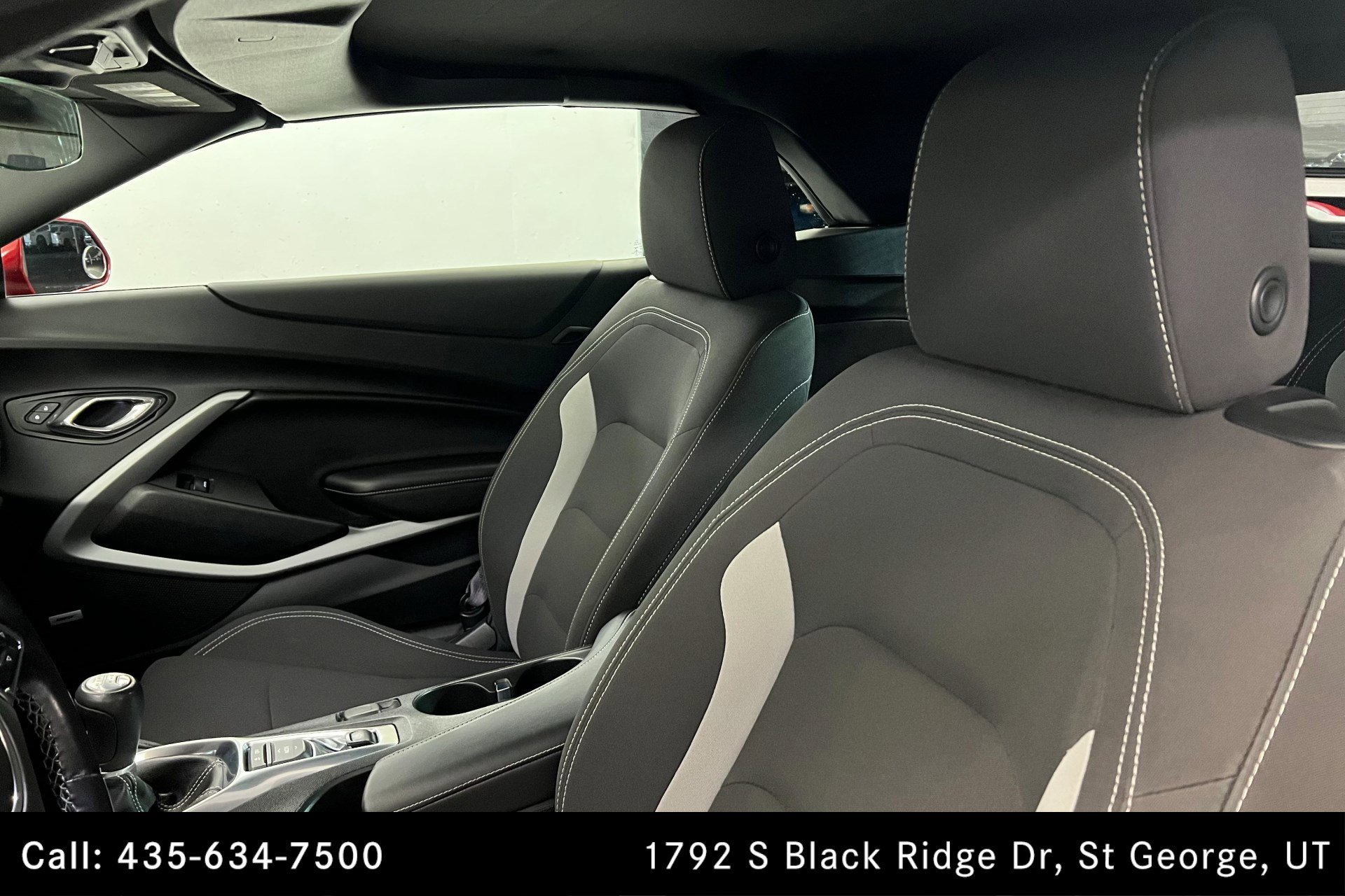 2017 Chevrolet Camaro 1LT photo 16