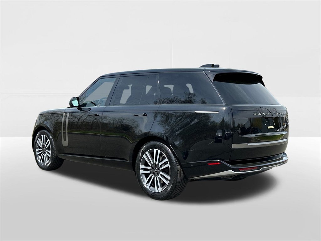 2023 Land Rover Range Rover SE photo 5