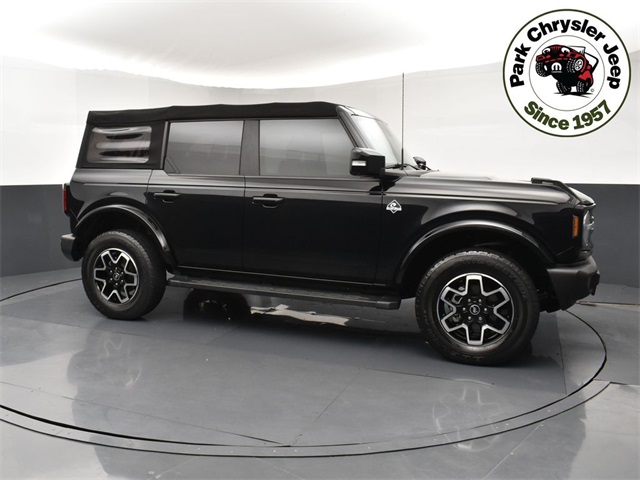 2022 Ford Bronco 4-Door Outer Banks's photo