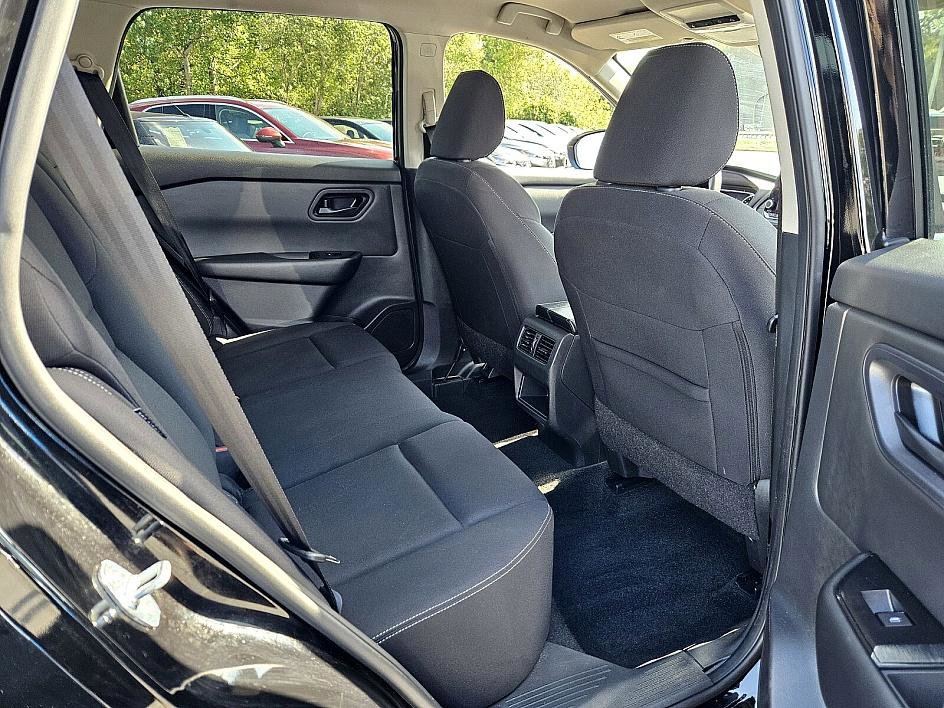 2024 Nissan Rogue S photo 13