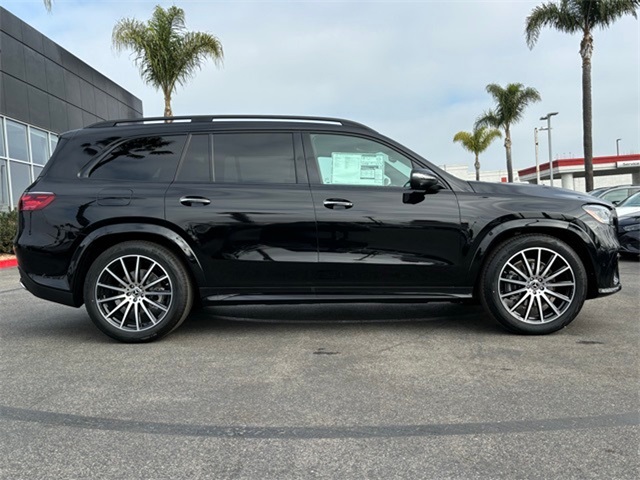 2025 Mercedes Benz GLS 450 4MATIC photo 2