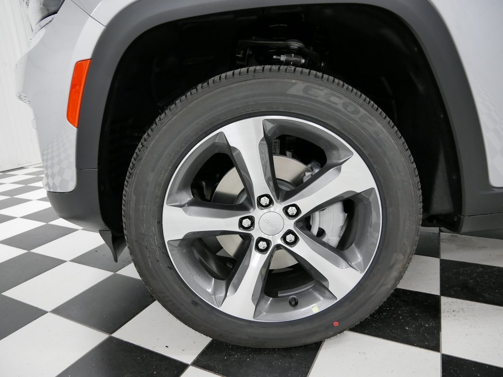 2025 Jeep Grand Cherokee Limited photo 4