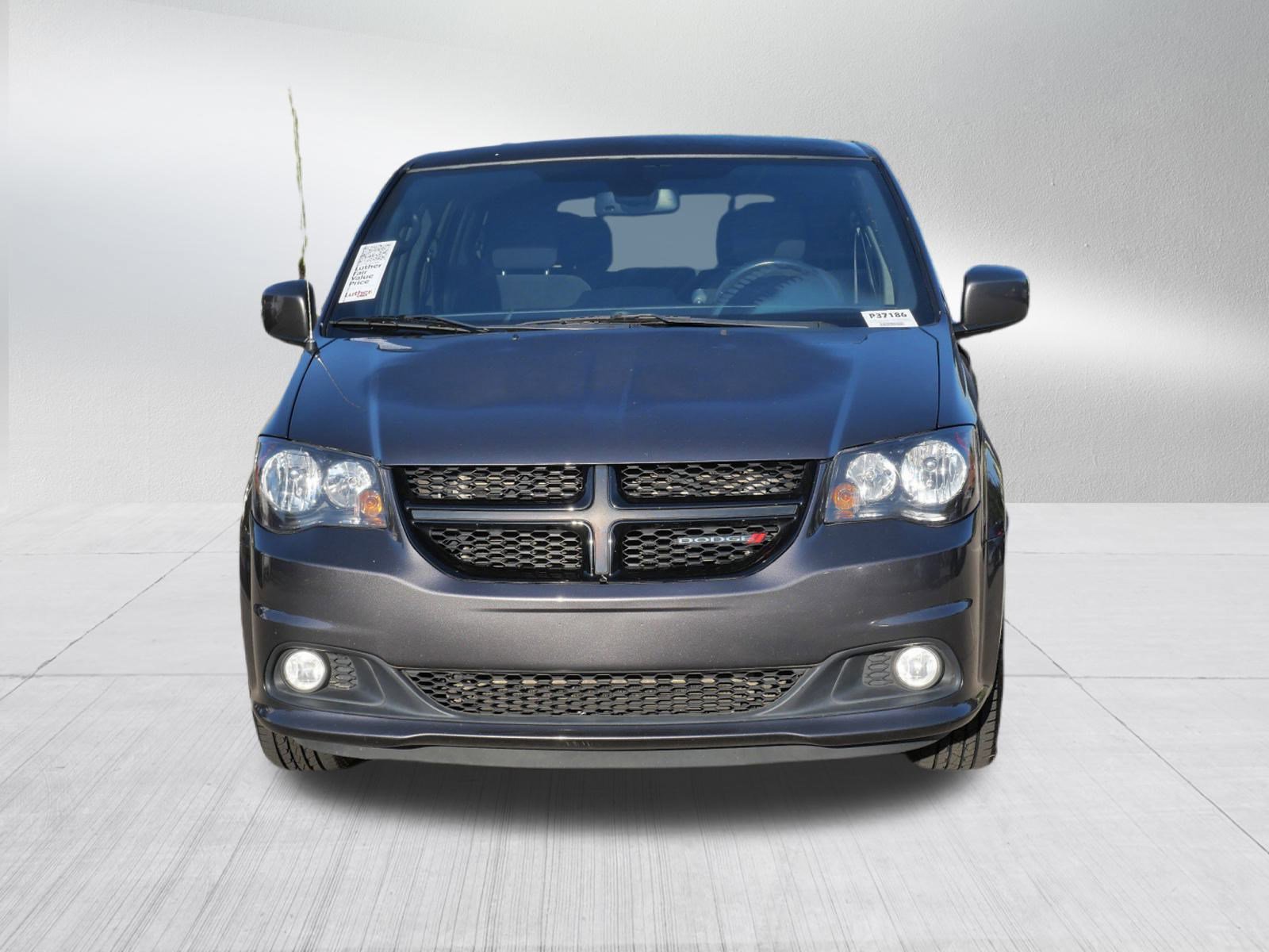 2019 Dodge Grand Caravan SE Plus photo 2