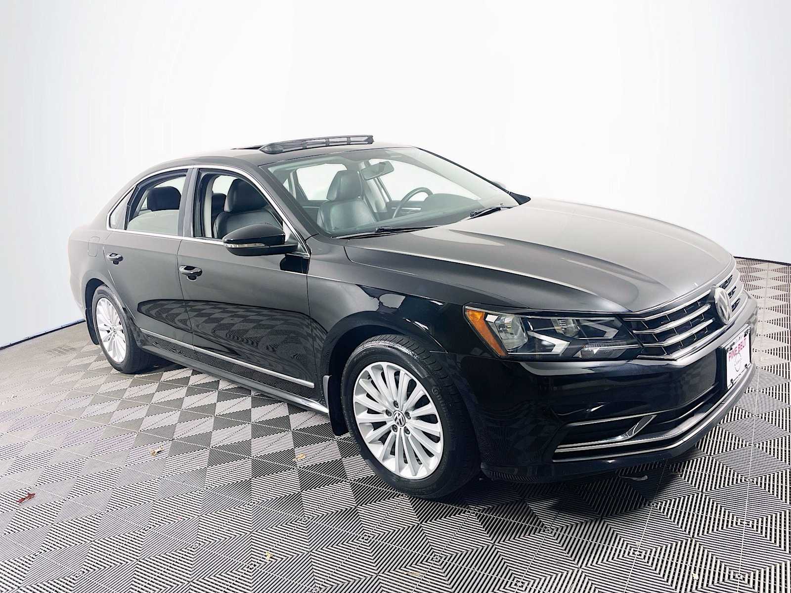 2016 Volkswagen Passat SE photo 3