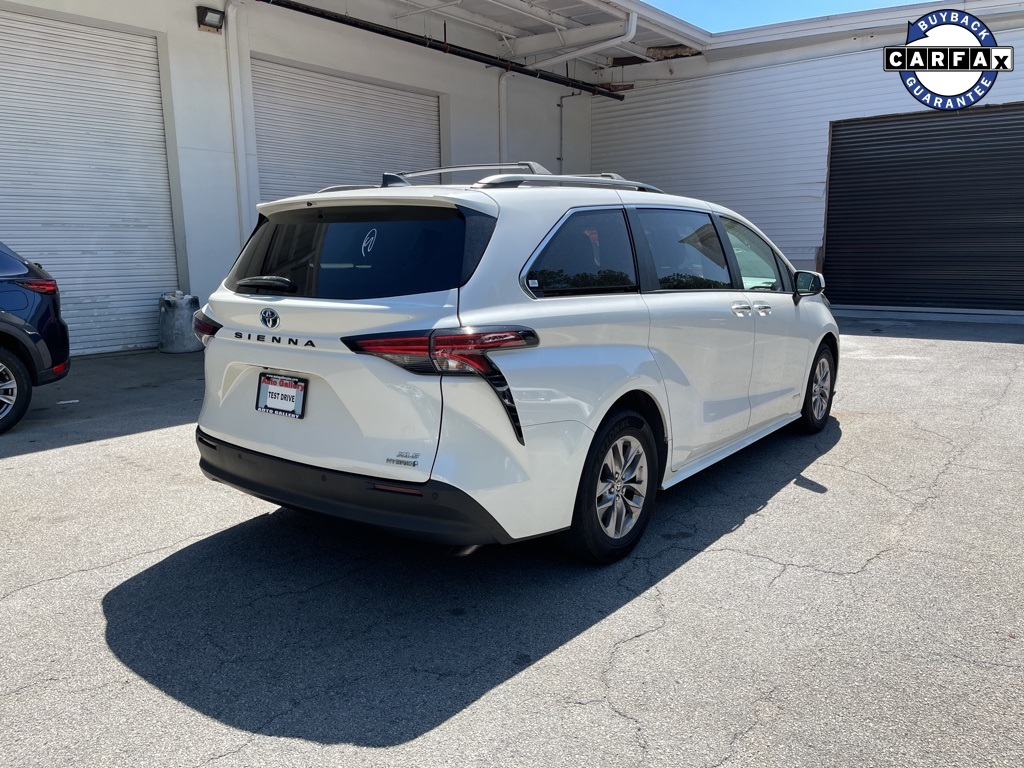 2021 Toyota Sienna XLE photo 4