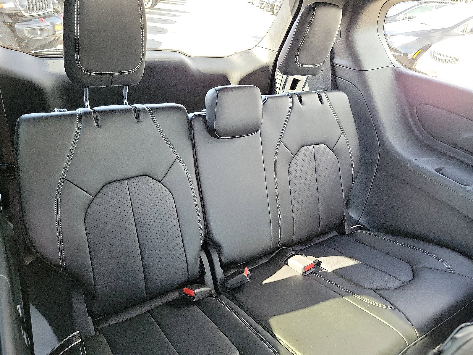 2025 Chrysler Voyager LX photo 14